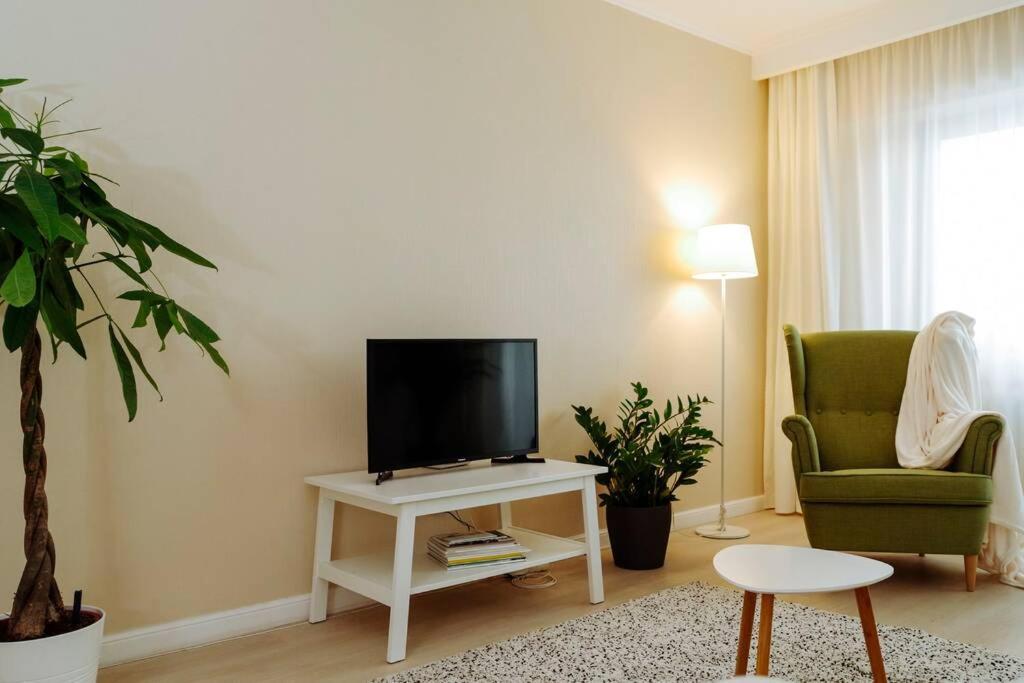 Elegant Vibes Apartment Next To Obor Market Bukarest Exterior foto